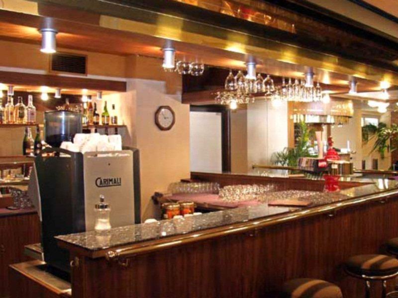 Hotel Ilf Prague Exterior photo